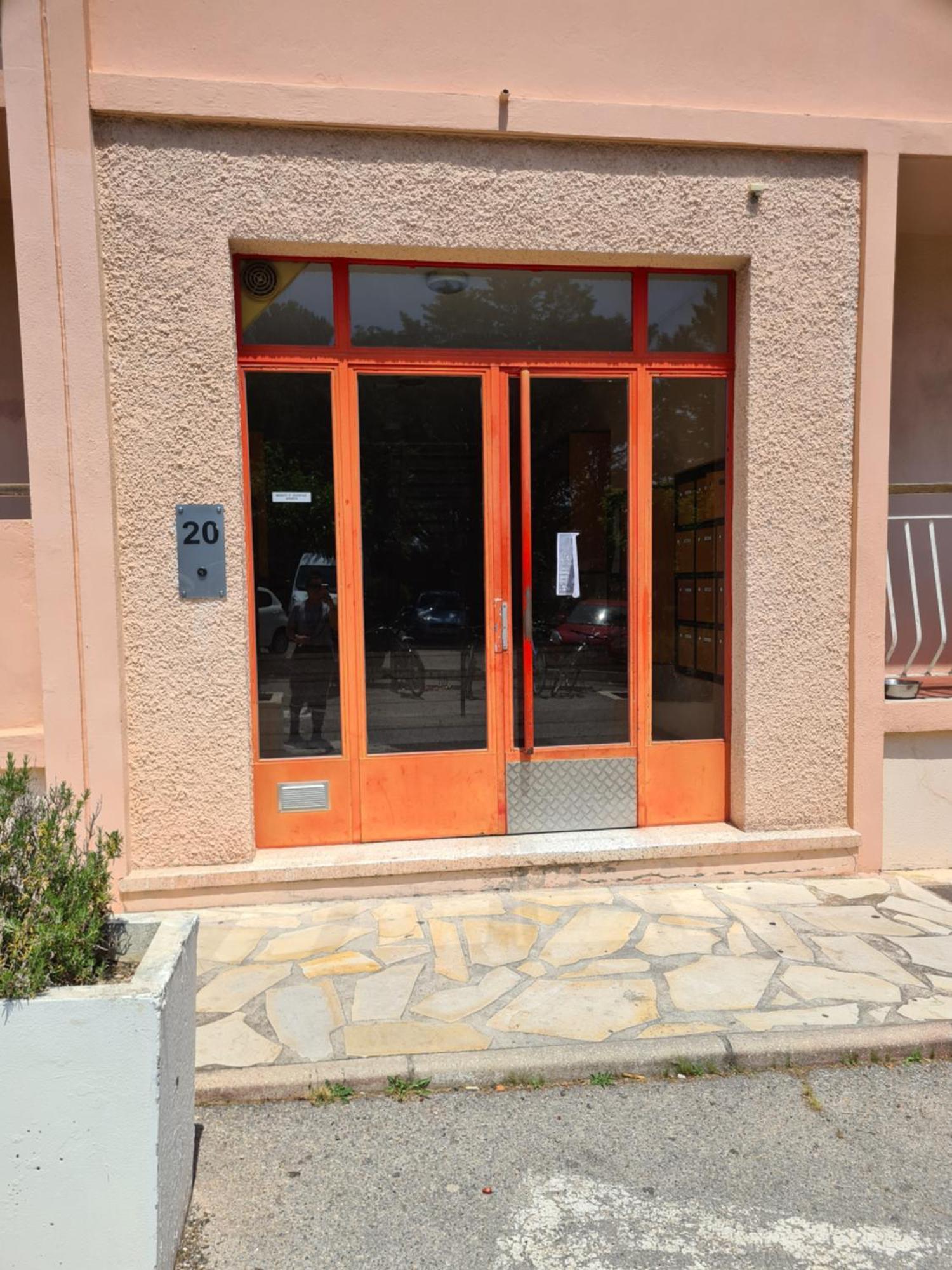 Aix Centre A Pied Avec Stationnement *